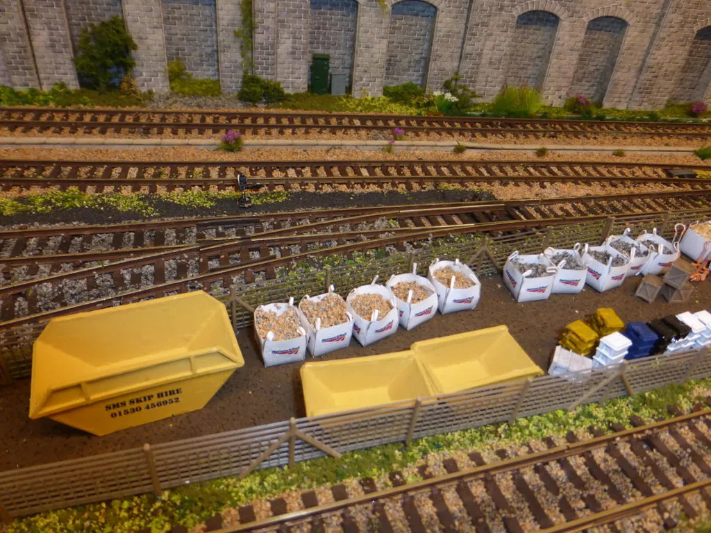 Scale Model Scenery LX236 4ft Post & Rail plot