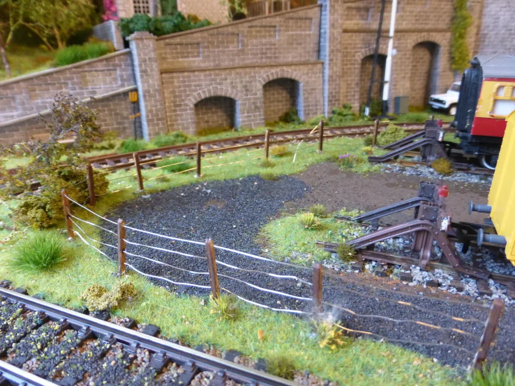 Scale Model Scenery LX236 4ft Post & Rail plot