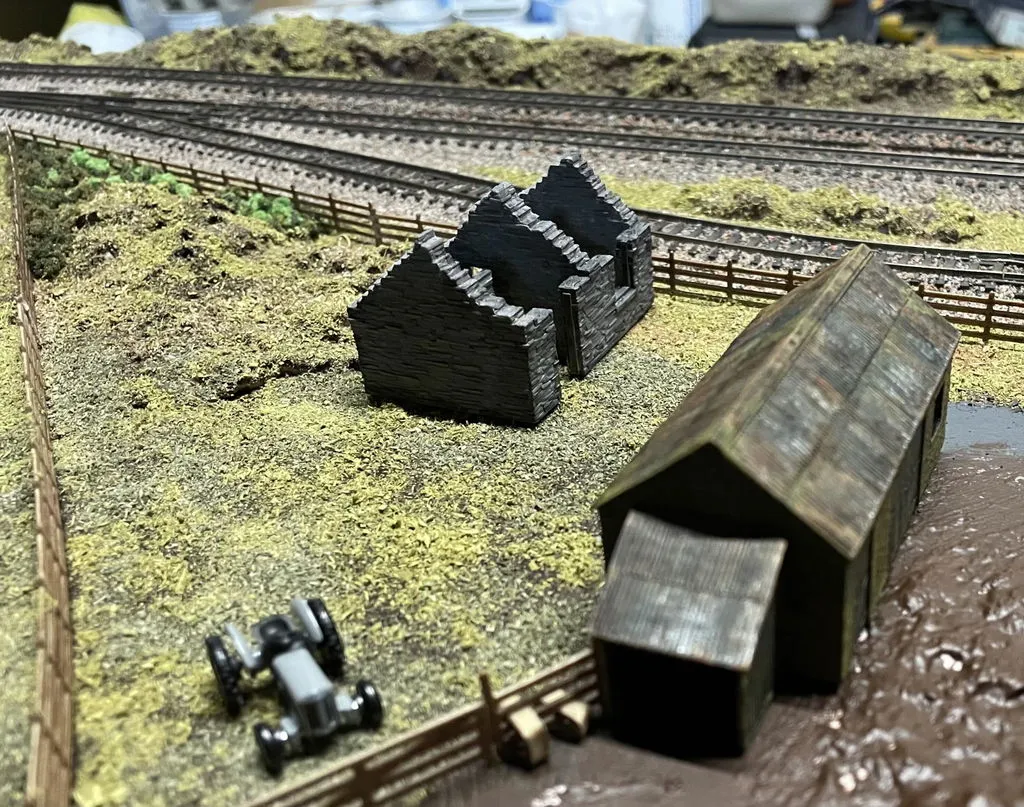 MS Models Abandoned Slate Cottage chalupa